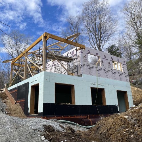 Fondation coffrage isolant et charpente de bois - Garage 28x38