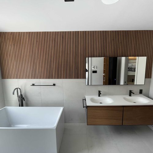 Revêtement en bois d'ingénierie pour mur ou plafont - Salle de bain